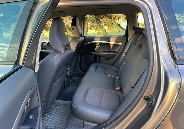Volvo V70 cena 25400 przebieg: 222000, rok produkcji 2009 z Limanowa małe 211